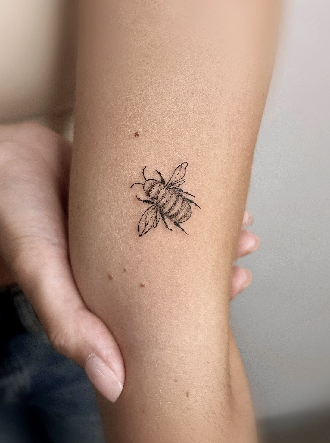 Čmeláček tetování